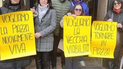 Le novità penalizzerebbero le attività commerciali, oltre a spopolare i luoghi di aggregazione. La presidente del comitato Gargani attacca il sindaco Lazzerini: "Doveva essere tutto sperimentale". .