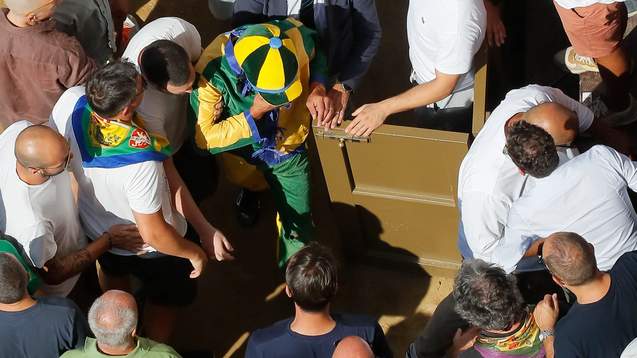 Palio, Brigante dà forfait dopo il colpo al ginocchio. Cappannoli (Bruco): “Abituati a lottare contro le avversità”