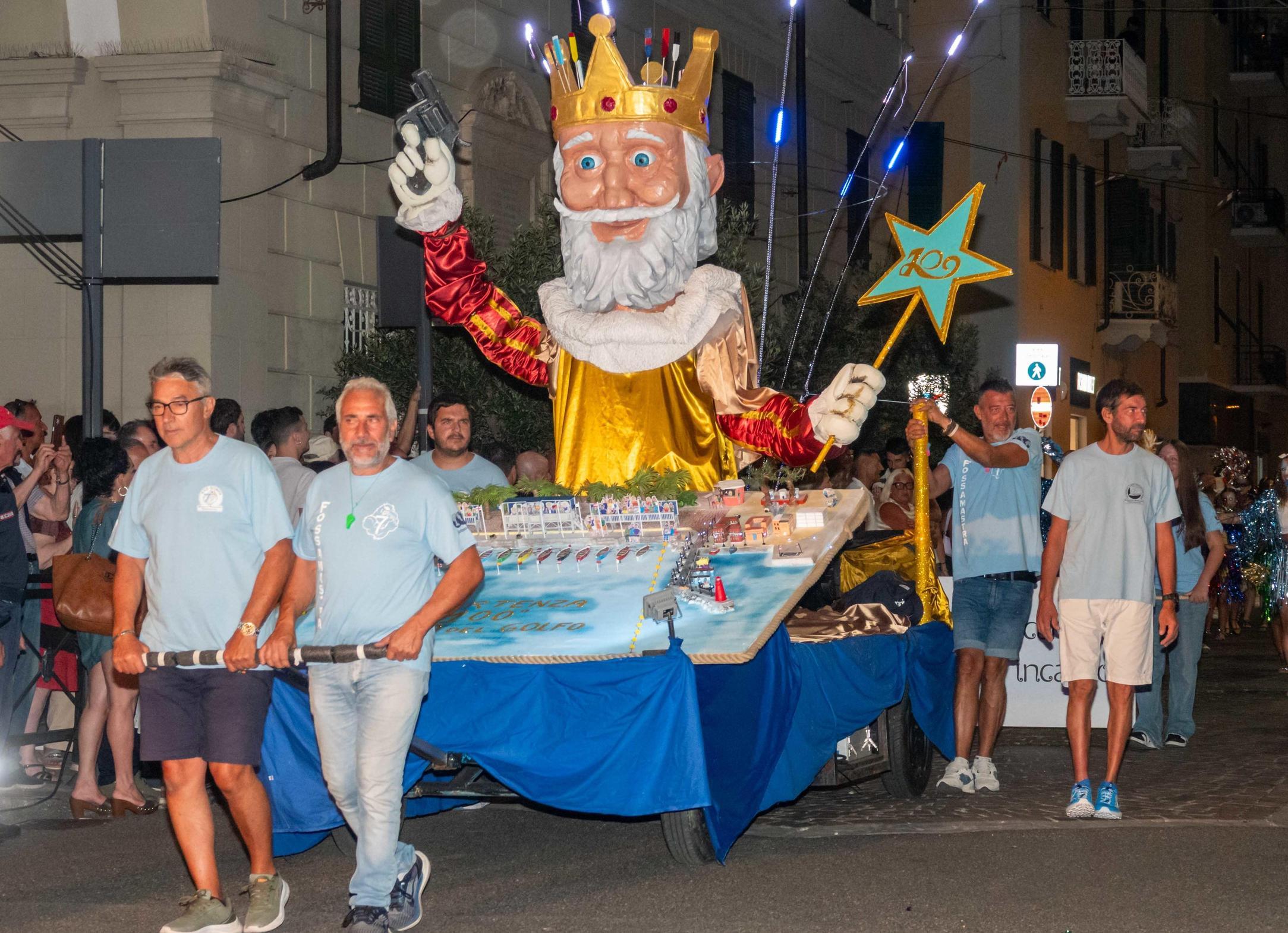 Sfilata spettacolo. Tra storie sprugoline orgoglio borgataro e festa al “Re Palio“