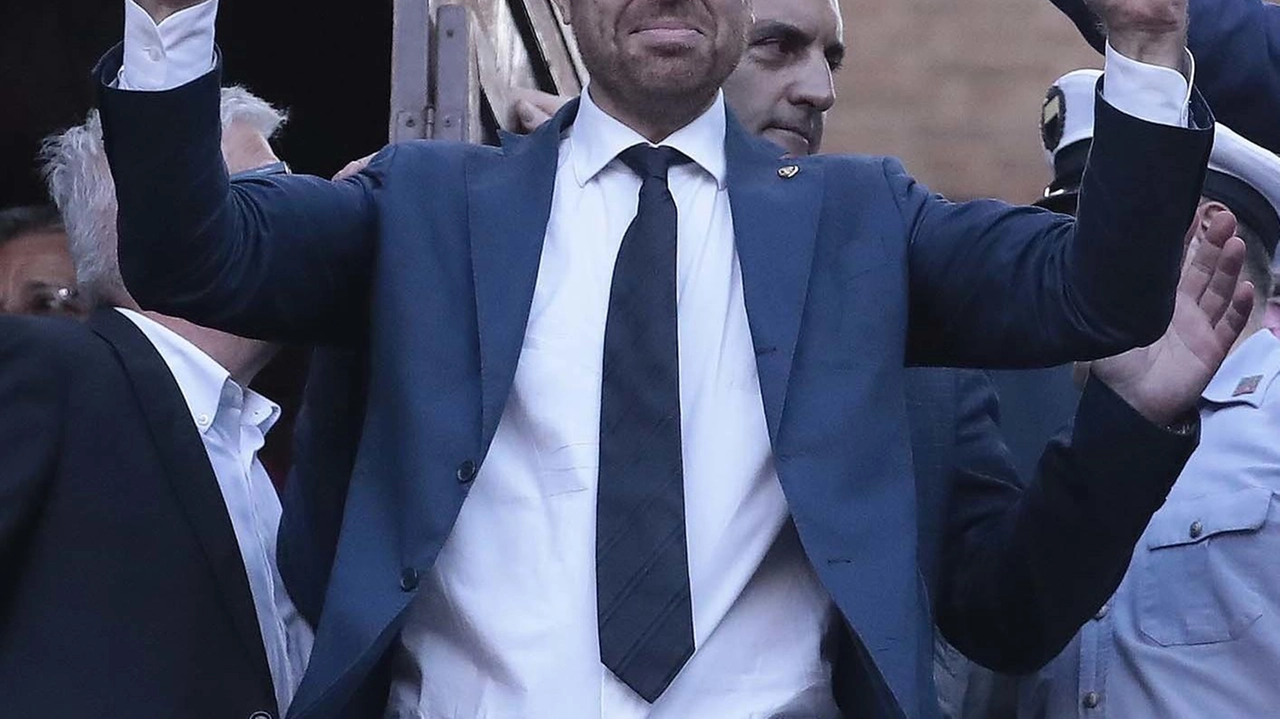 Il capitano dedica il successo alla Lupa che gli è stata accanto e ha creduto in questa Carriera difficile "C’eravamo accorti che Benitos aveva le qualità che gli attribuivano prima del Palio di Provenzano". Il capitano dedica il successo alla Lupa che gli è stata accanto e ha creduto in questa Carriera difficile "C’eravamo accorti che Benitos aveva le qualità che gli attribuivano prima del Palio di Provenzano".