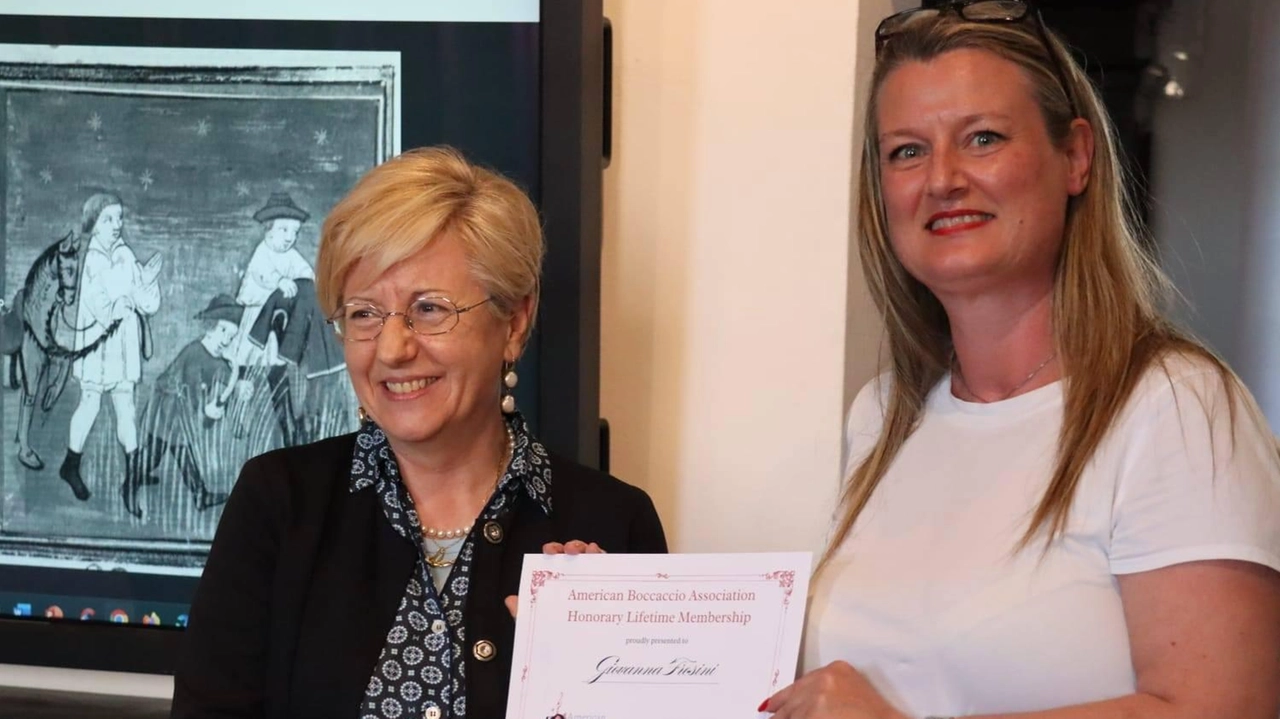 La consegna del prestigioso riconoscimento alla professoressa Giovanna Frosini La consegna del prestigioso riconoscimento alla professoressa Giovanna Frosini