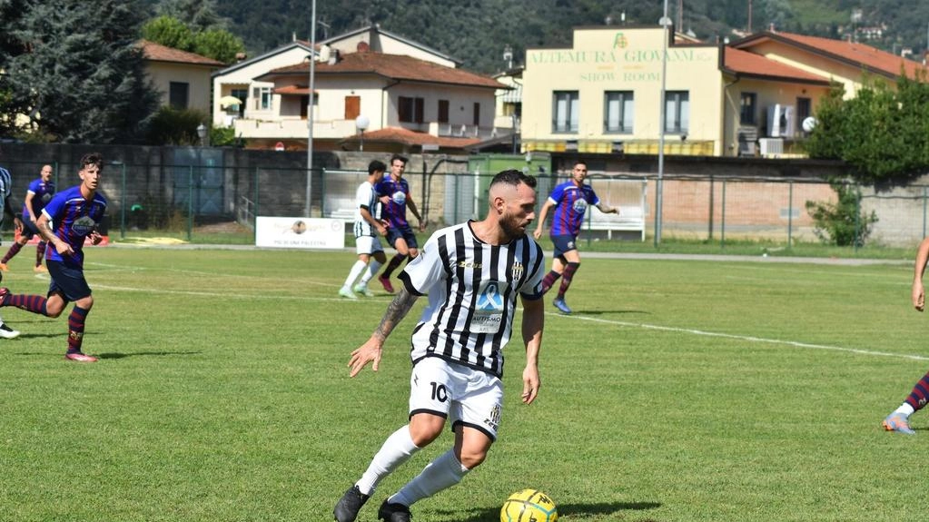 Il capitano della Massese Andrea Vignali Il capitano della Massese Andrea Vignali