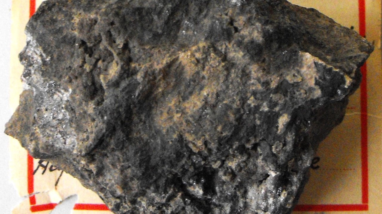 Ricercatori Ateneo di Firenze verso la scoperta del 1/o quasicristallo formatosi su Terra Ricercatori Ateneo di Firenze verso la scoperta del 1/o quasicristallo formatosi su Terra