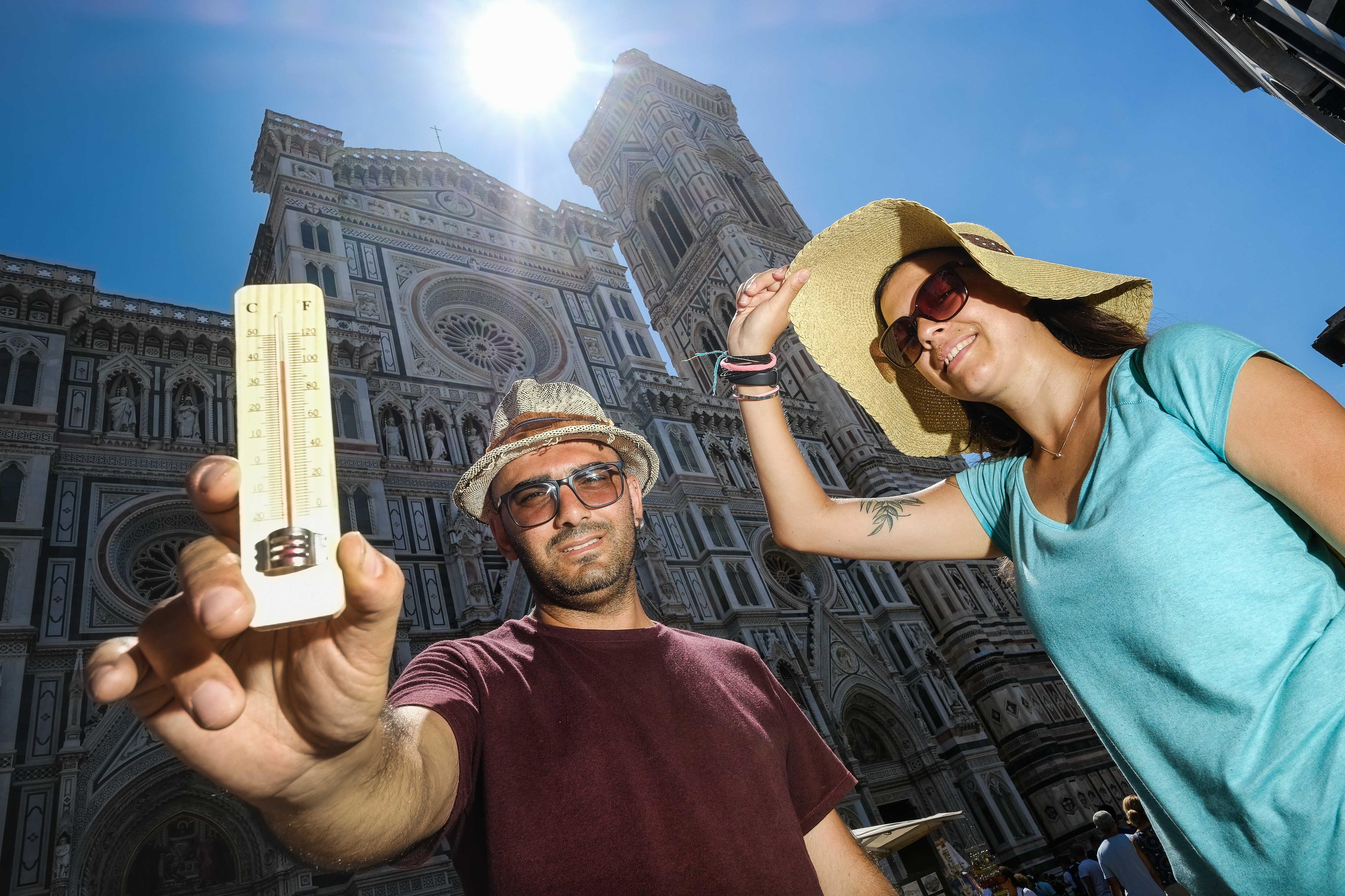 Caldo record in Toscana, picchi fino a 39 gradi. “Sarà una delle estati più calde”: i giorni più critici Caldo record in Toscana, picchi fino a 39 gradi. “Sarà una delle estati più calde”: i giorni più critici