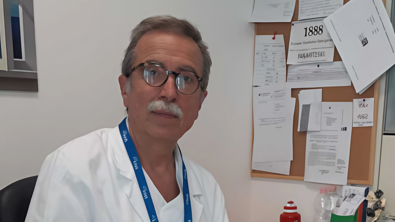 Dottor Pierluigi Blanc, primario di malattie infettive nell’Asl Toscana centro, ci sono numerosi casi di polmonite. Sono legati all’influenza? "Non... Dottor Pierluigi Blanc, primario di malattie infettive nell’Asl Toscana centro, ci sono numerosi casi di polmonite. Sono legati all’influenza? "Non...