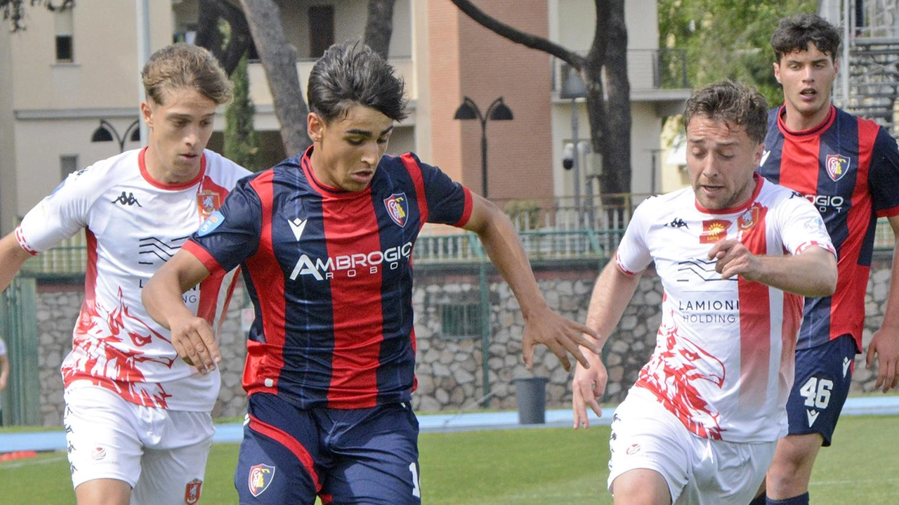 Finisce in parità allo stadio Zecchini la partita tra Grosseto e Montevarchi Finisce in parità allo stadio Zecchini la partita tra Grosseto e Montevarchi