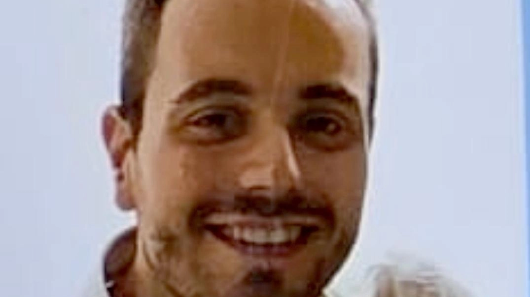 Andrea Coccia era un medico, si era laureato lo scorso anno e stava frequentano la scuola di specializzazione in ematologia Andrea Coccia era un medico, si era laureato lo scorso anno e stava frequentano la scuola di specializzazione in ematologia