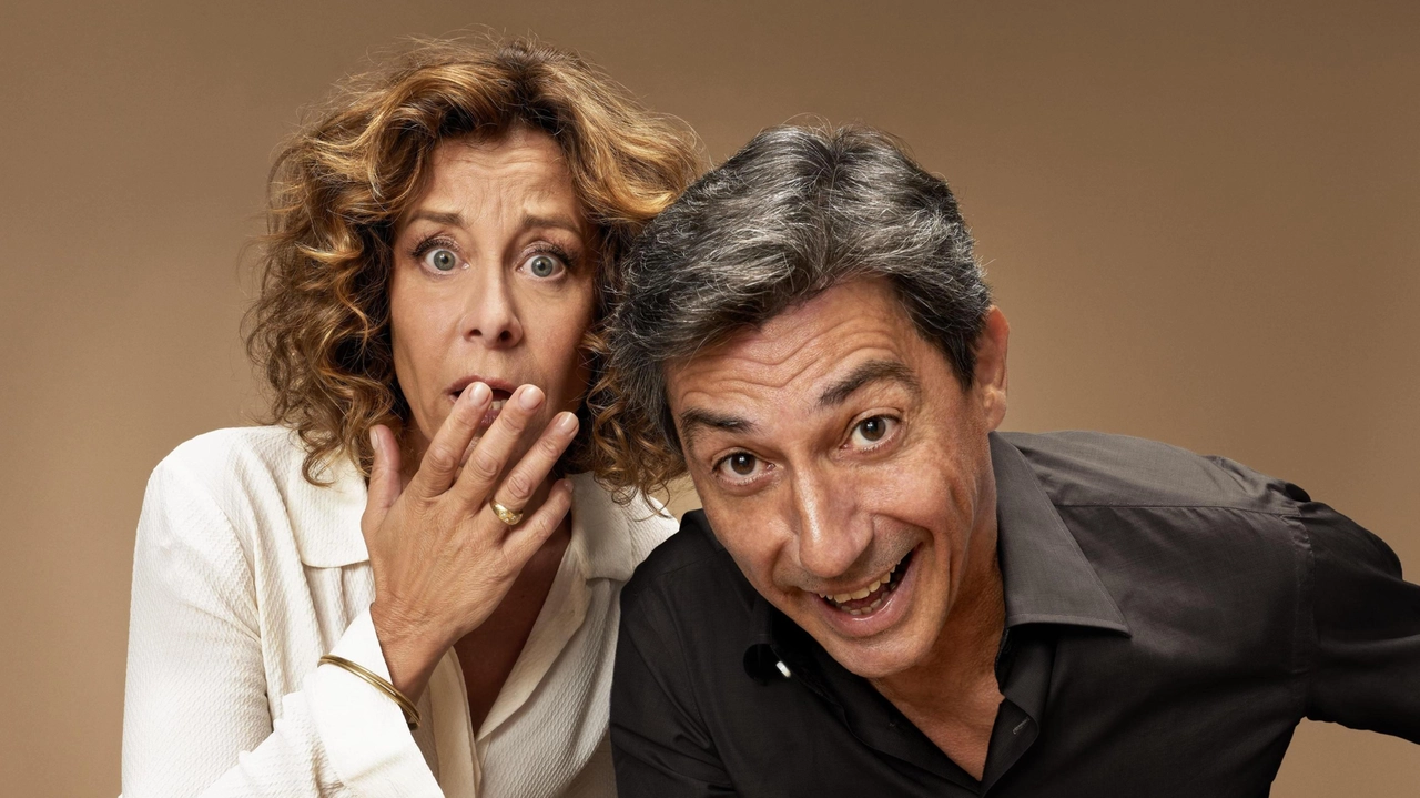 Domani alle 21 e domenica alle 17 doppio appuntamento al Teatro Verdi con il grande classico «L’Anatra all’arancia», interpretato da Emilio Solfrizzi e Carlotta Natoli Domani alle 21 e domenica alle 17 doppio appuntamento al Teatro Verdi con il grande classico «L’Anatra all’arancia», interpretato da Emilio Solfrizzi e Carlotta Natoli