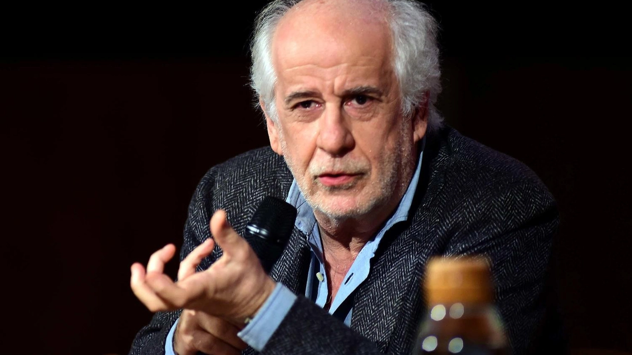 Le location più suggestive palcoscencio per incontri, letture e dibattiti. Domani la consegna al cinema-teatro, dove si registra il tutto esaurito. . Le location più suggestive palcoscencio per incontri, letture e dibattiti. Domani la consegna al cinema-teatro, dove si registra il tutto esaurito. .