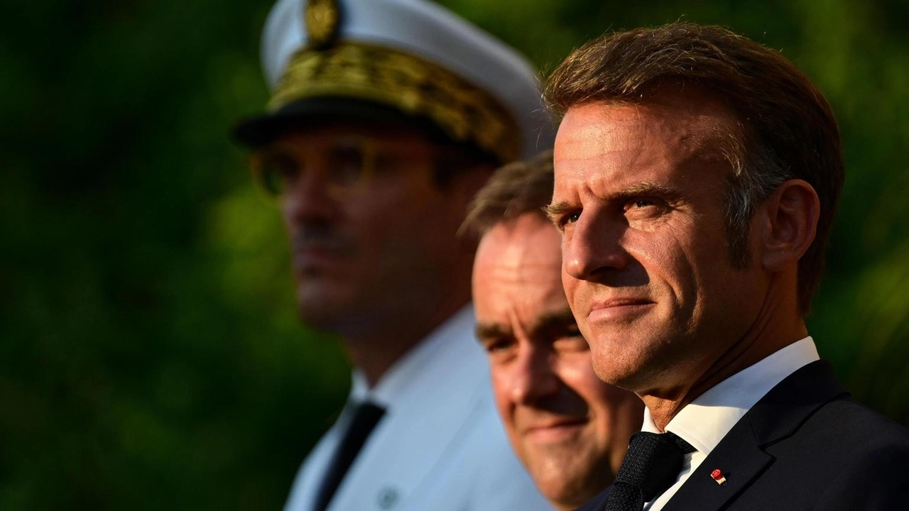 La scelta sul fedelissimo, ministro della Difesa, 39 anni La scelta sul fedelissimo, ministro della Difesa, 39 anni