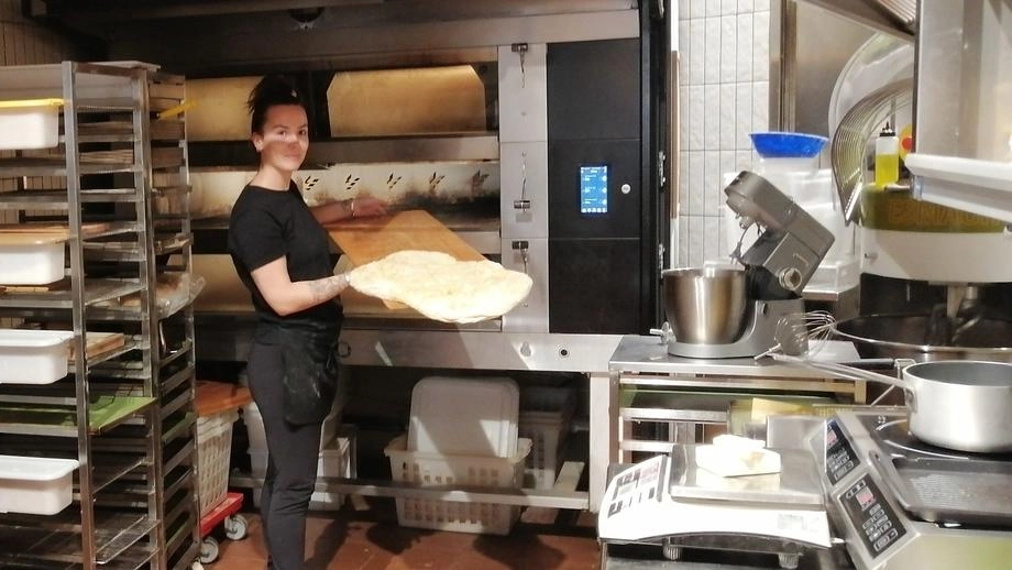 La nuova generazione guarda al futuro per rimanere al passo con i tempi e puntare sulla qualità "Processi di panificazione di altissimo livello con uso di lievito madre e lunga lievitazione". La nuova generazione guarda al futuro per rimanere al passo con i tempi e puntare sulla qualità "Processi di panificazione di altissimo livello con uso di lievito madre e lunga lievitazione".
