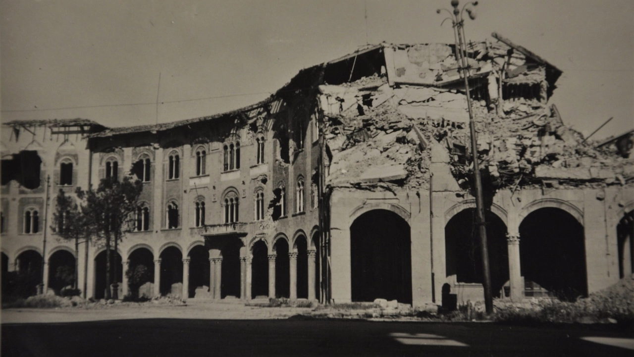 La devastazione in Piazza Vittorio Emanuele