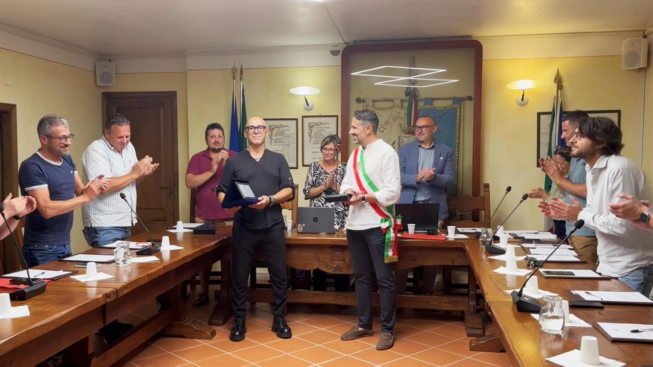 PESCAGLIA Pescaglia saluta il luogotenente Francesco De Leo, che conclude la sua carriera, e accoglie il Maresciallo Jole Nobile che assume...