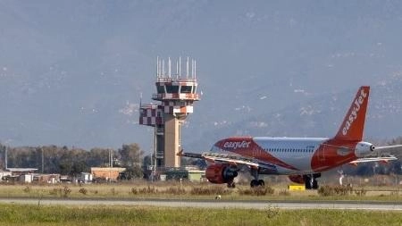 Apertura in Regione di uno spiraglio per dotare la Versilia di un collegamento con l’aeroporto di Pisa grazie alla richiesta del consigliere Baldini