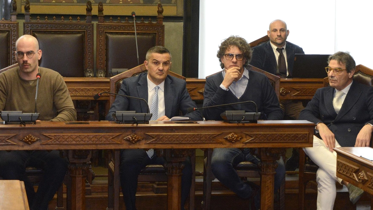 Incontro sulla grande distribuzione e piccolo commercio organizzato da Confesercenti, in Provincia (Foto Aprili)