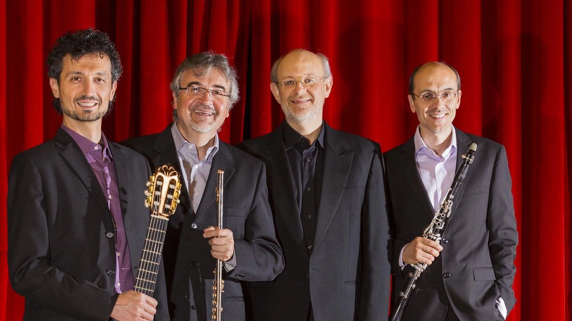 Seminara (chitarra), Gori (flauto), Vignani (fisarmonica) e. Oglina (clarinetto) Seminara (chitarra), Gori (flauto), Vignani (fisarmonica) e. Oglina (clarinetto)