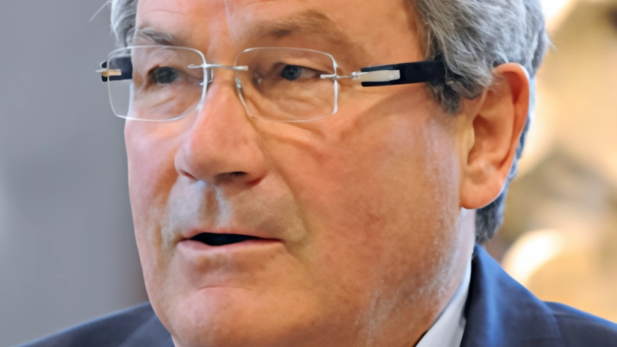 Lamberto Gestri, ex presidente della Provincia, nel 2009 propose all’allora sindaco Cenni di aprire il corteggio ai rappresentanti delle etnie ospitate a Prato. L’idea non fu accolta e iniziò un lungo braccio di ferro. Lamberto Gestri, ex presidente della Provincia, nel 2009 propose all’allora sindaco Cenni di aprire il corteggio ai rappresentanti delle etnie ospitate a Prato. L’idea non fu accolta e iniziò un lungo braccio di ferro.