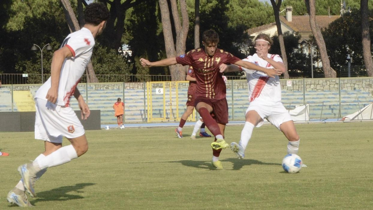 Calcio di inizio allo Zecchini alle 17. Assenti Tognetti, Guerrini, Regoli e Monè Calcio di inizio allo Zecchini alle 17. Assenti Tognetti, Guerrini, Regoli e Monè