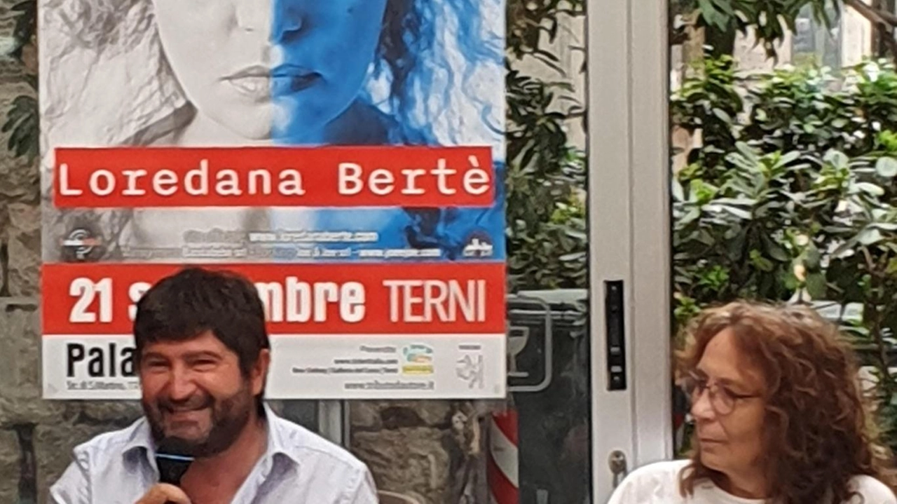 Il concerto di Loredana Bertè a Terni, sabato 21 settembre, si avvicina al sold out. Sarà il gran finale del "Ribelle Summer Tour" con oltre 4mila biglietti venduti. L'evento fa parte di "Tributo d'Autore" con il patrocinio del Comune e contributi regionali. Il concerto di Loredana Bertè a Terni, sabato 21 settembre, si avvicina al sold out. Sarà il gran finale del "Ribelle Summer Tour" con oltre 4mila biglietti venduti. L'evento fa parte di "Tributo d'Autore" con il patrocinio del Comune e contributi regionali.