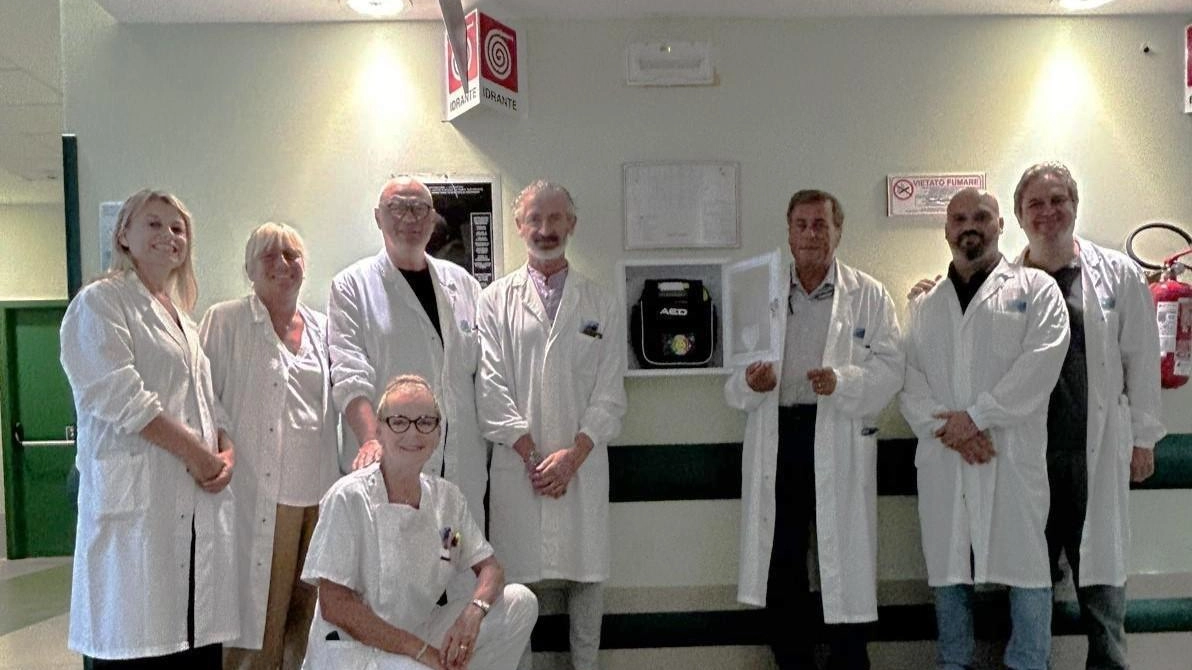 Il nuovo defibrillatore all’ospedale Lotti Il nuovo defibrillatore all’ospedale Lotti
