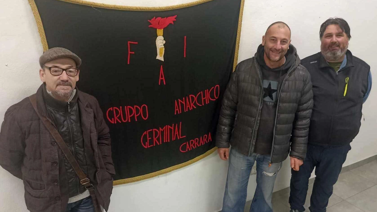 Il trentaduesimo congresso della Fai, la Federazione anarchici italiani, tenutosi a Carrara. In Italia raccoglie circa un migliaio di simpatizzanti Il trentaduesimo congresso della Fai, la Federazione anarchici italiani, tenutosi a Carrara. In Italia raccoglie circa un migliaio di simpatizzanti