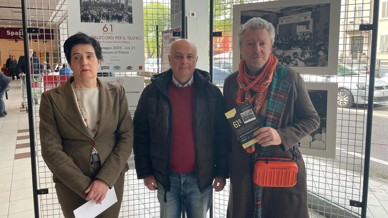 L’inaugurazione della mostra del Vallecorsi dentro la Coop di viale Adua