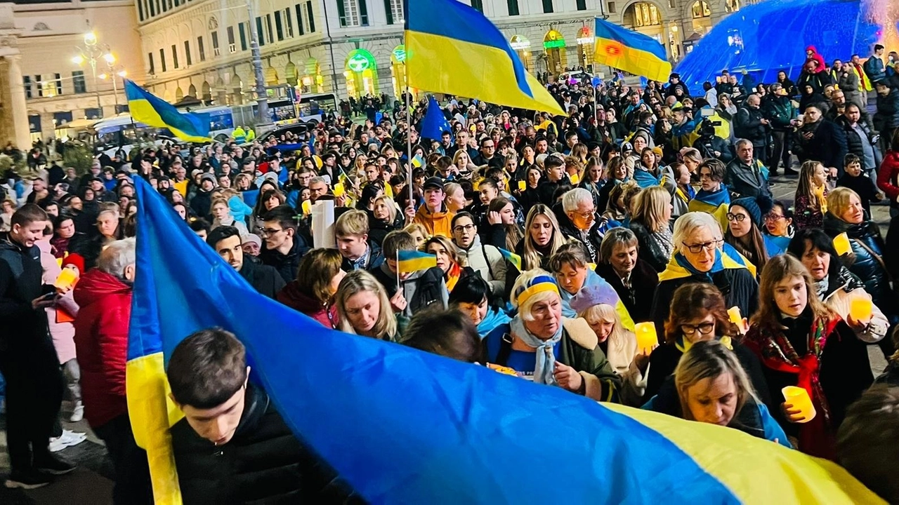 Una delle tante manifestazioni organizzate nei giorni successivi allo scoppio dell’emergenza in Ucraina foto di archivio Una delle tante manifestazioni organizzate nei giorni successivi allo scoppio dell’emergenza in Ucraina foto di archivio