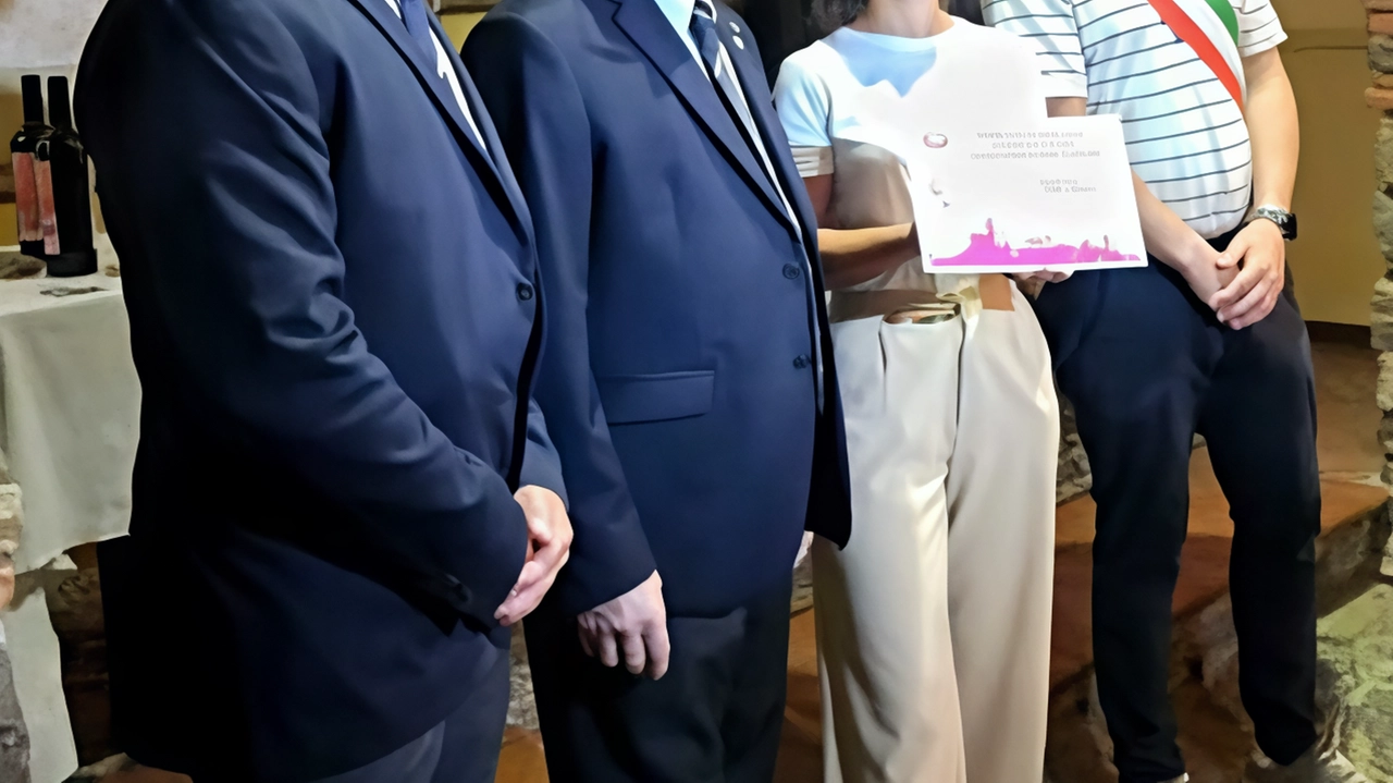 La premiazione del Gusto dei Guidi, manifestazione che si occupa della promozione e degustazione di vino La premiazione del Gusto dei Guidi, manifestazione che si occupa della promozione e degustazione di vino