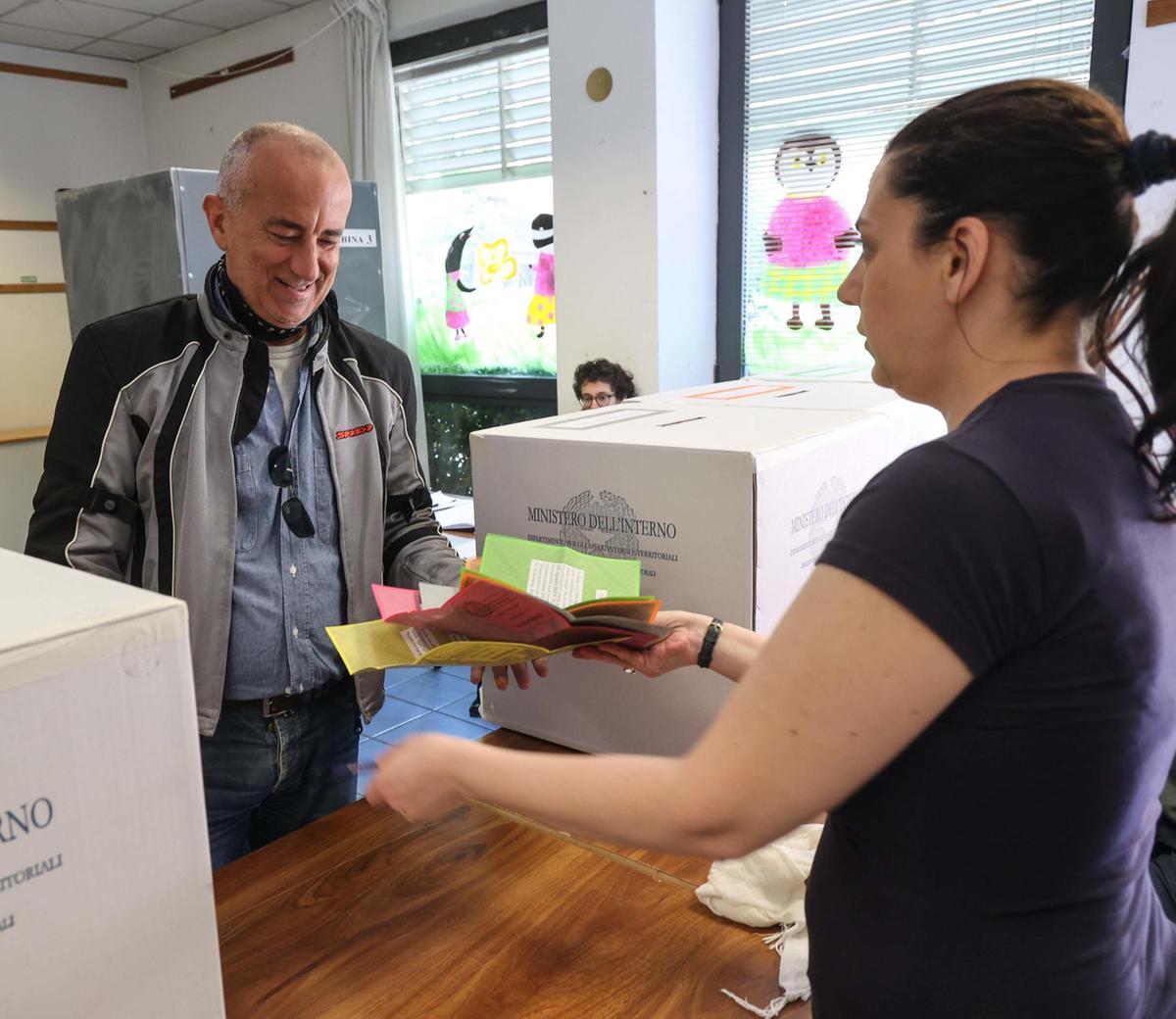 Elezioni, come funziona?. Premio di maggioranza ma "sistema fiorentinocentrico"