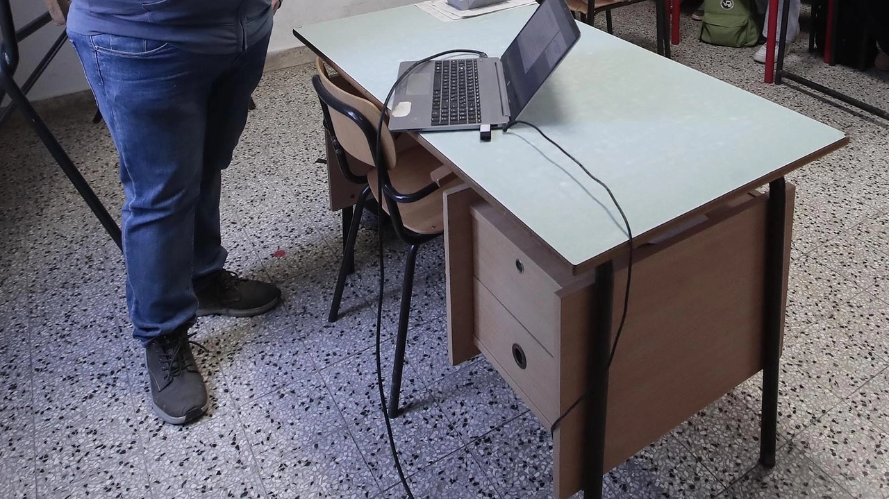 "Prima lezione ieri del corso ’Il rapporto uomo-cavallo volano per nuove professioni’. E’ stato variato il titolo, rispetto allo... "Prima lezione ieri del corso ’Il rapporto uomo-cavallo volano per nuove professioni’. E’ stato variato il titolo, rispetto allo...