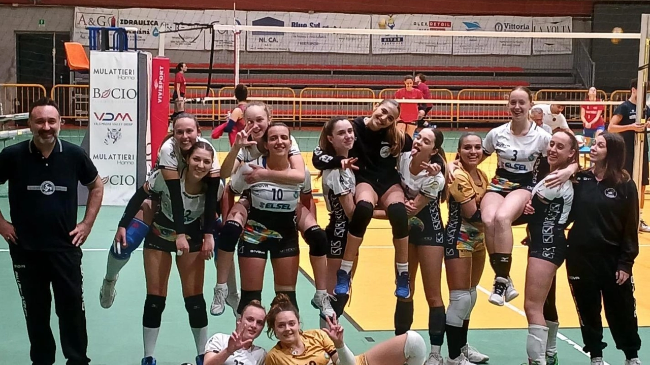 Elsel Spezia 3 Podenzana Tresana 0 (25-13; 25-18; 25-21) ELSEL LA SPEZIA: Portoghese 1, Accogli 10, Olmi 3, Carnieri 11, Panciroli 12, Navalesi... Elsel Spezia 3 Podenzana Tresana 0 (25-13; 25-18; 25-21) ELSEL LA SPEZIA: Portoghese 1, Accogli 10, Olmi 3, Carnieri 11, Panciroli 12, Navalesi...