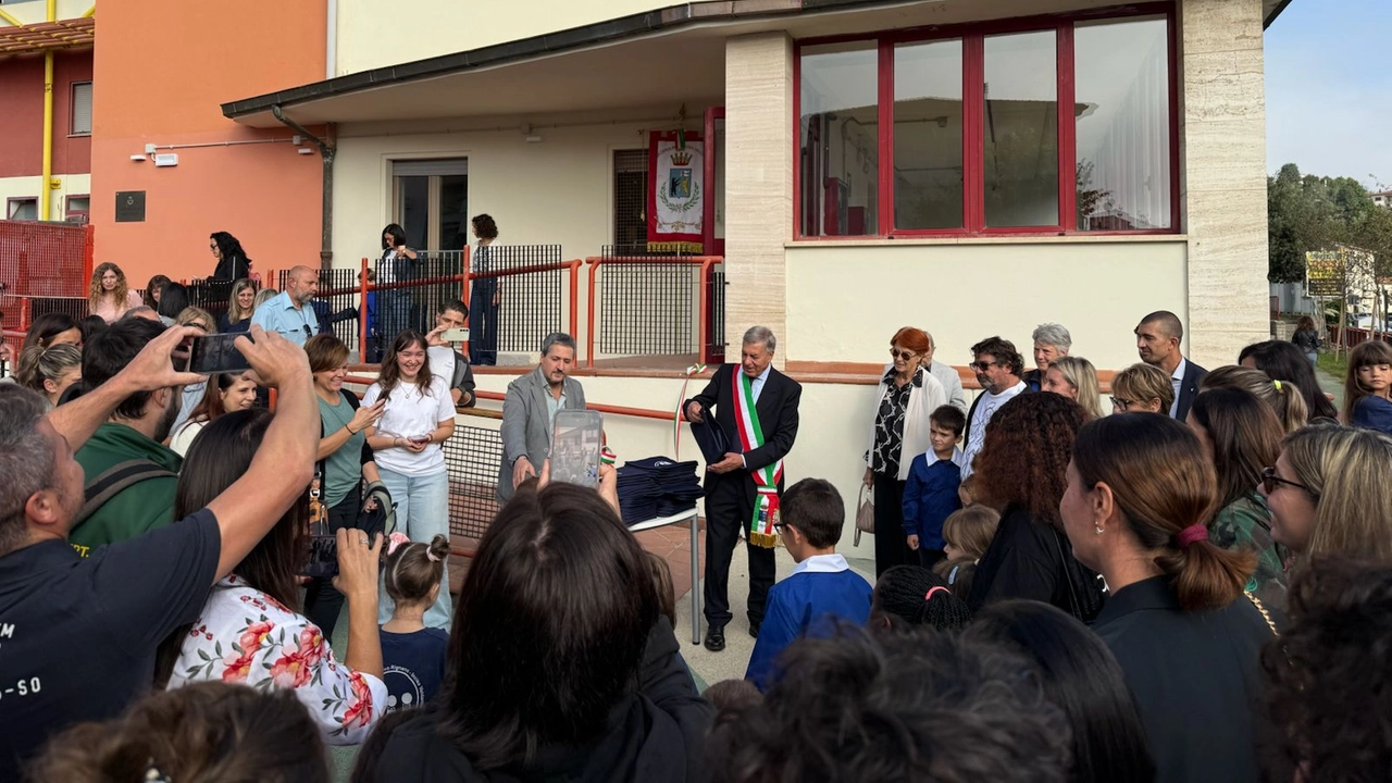 L'inaugurazione della rinnovata scuola Petrarca a Incisa L'inaugurazione della rinnovata scuola Petrarca a Incisa