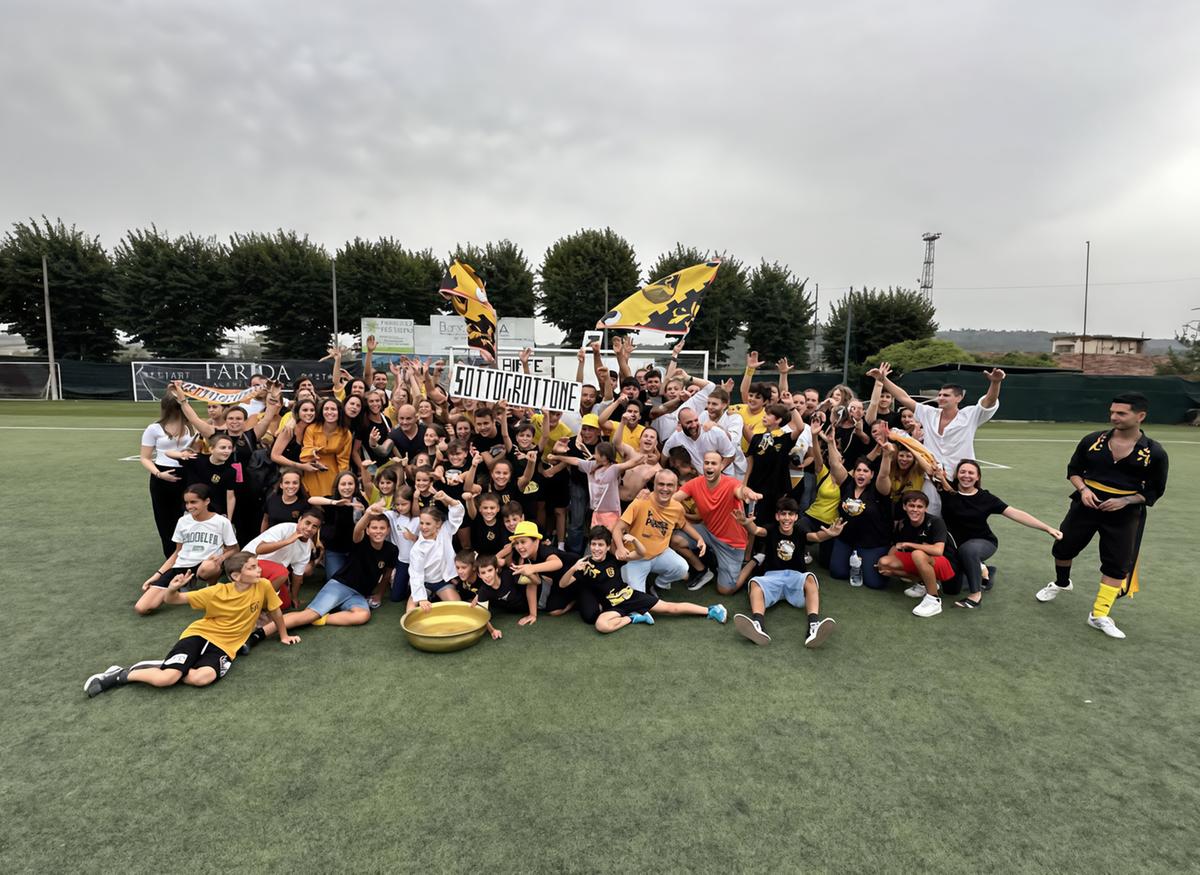 Ruzzi della Conca, sfida finale. Le contrade si mettono alla prova per conquistare l’ambito trofeo Ruzzi della Conca, sfida finale. Le contrade si mettono alla prova per conquistare l’ambito trofeo