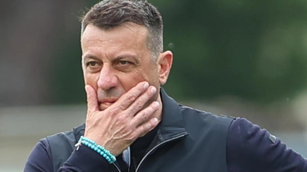 L'Empoli continua gli allenamenti in vista della partita decisiva contro il Verona, con quasi tutti i giocatori disponibili. L'Empoli continua gli allenamenti in vista della partita decisiva contro il Verona, con quasi tutti i giocatori disponibili.
