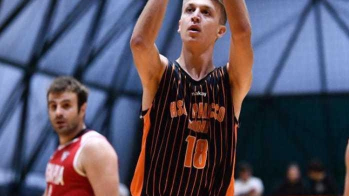 La 'Note di Siena' Mens Sana Basketball completa il roster con l'arrivo di Luigi Maghelli, ala classe 2004, che si unisce alla squadra con entusiasmo e determinazione. Il giovane romano si prepara a vivere un'emozionante avventura con la storica squadra senese, pronta a onorare la maglia e la città. La 'Note di Siena' Mens Sana Basketball completa il roster con l'arrivo di Luigi Maghelli, ala classe 2004, che si unisce alla squadra con entusiasmo e determinazione. Il giovane romano si prepara a vivere un'emozionante avventura con la storica squadra senese, pronta a onorare la maglia e la città.