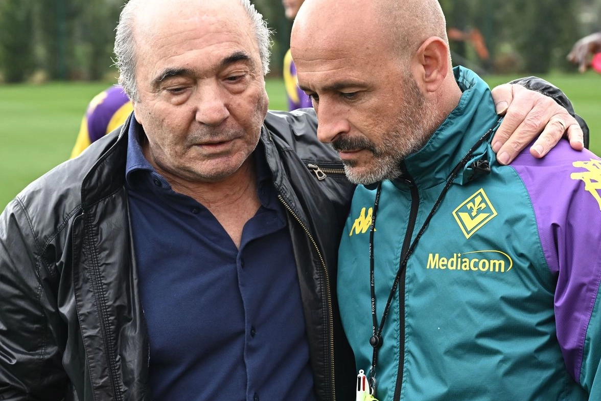 Rocco Commisso ieri al Viola Park con Italiano: il presidente ha voluto salutare la squadra (che avrà due giorni di riposo) prima della partenza per New York