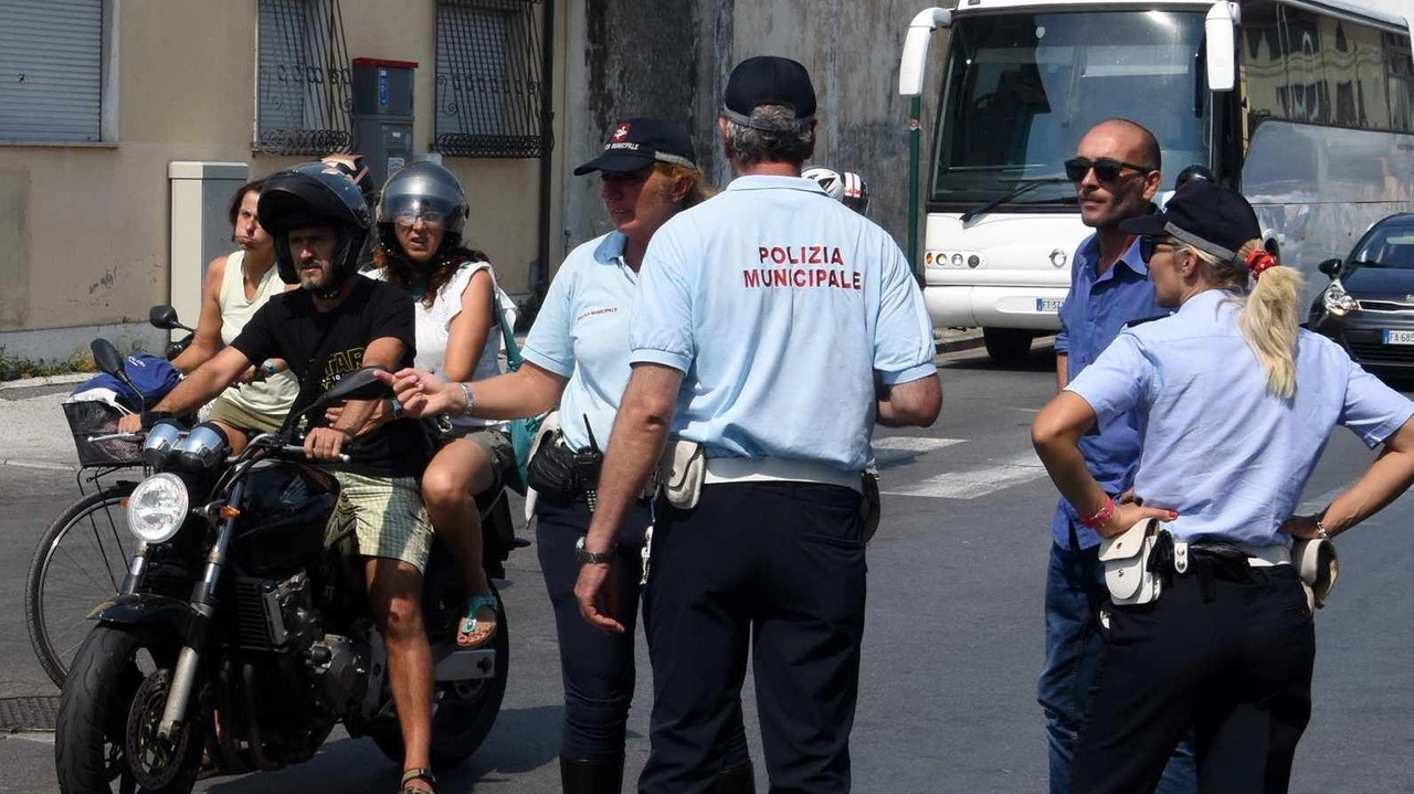 I vigili urbani, presidio importante a sostegno della cittadinanza nei momenti di difficoltà I vigili urbani, presidio importante a sostegno della cittadinanza nei momenti di difficoltà