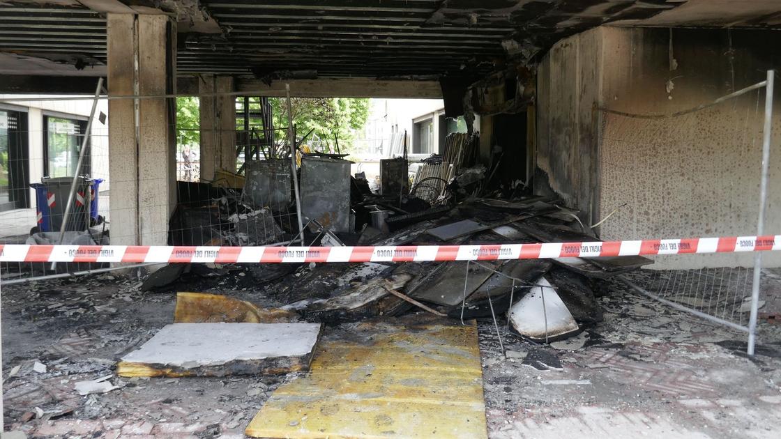 Rogo all’assicurazione, le fiamme appiccate dentro al cantiere. Nessuna pista esclusa Rogo all’assicurazione, le fiamme appiccate dentro al cantiere. Nessuna pista esclusa
