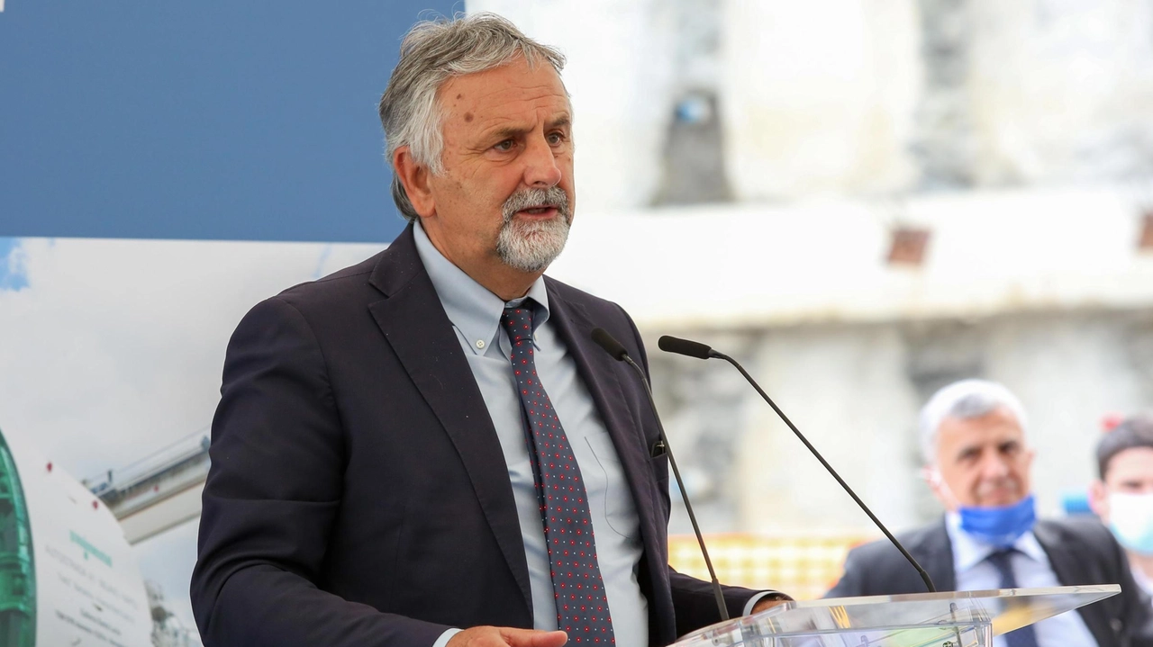 Gli schleiniani puntano a una forte discontinuità sulla lista: "Decide Fossi". Tiene banco anche l’ipotesi del lodo Ceccarelli per ’salvare’ gli assessori. Gli schleiniani puntano a una forte discontinuità sulla lista: "Decide Fossi". Tiene banco anche l’ipotesi del lodo Ceccarelli per ’salvare’ gli assessori.