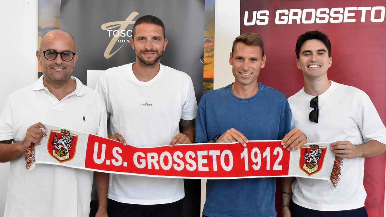 I due nuovi giocatori biancorossi tra Filippo Vetrini e Francesco Lamioni I due nuovi giocatori biancorossi tra Filippo Vetrini e Francesco Lamioni