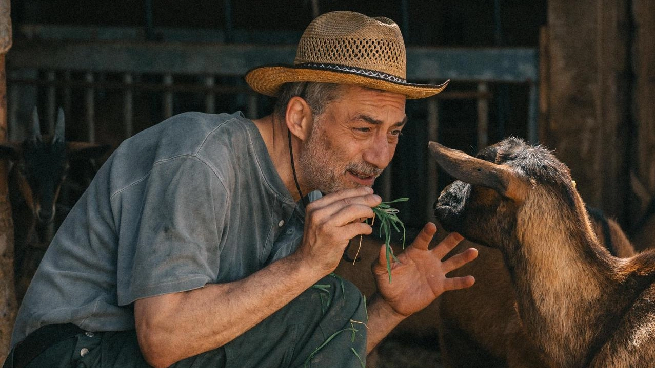 Filippo Timi nei nuovi episodi della serie I delitti del BarLume, su Sky il 13, 20 e 27 gennaio Filippo Timi nei nuovi episodi della serie I delitti del BarLume, su Sky il 13, 20 e 27 gennaio