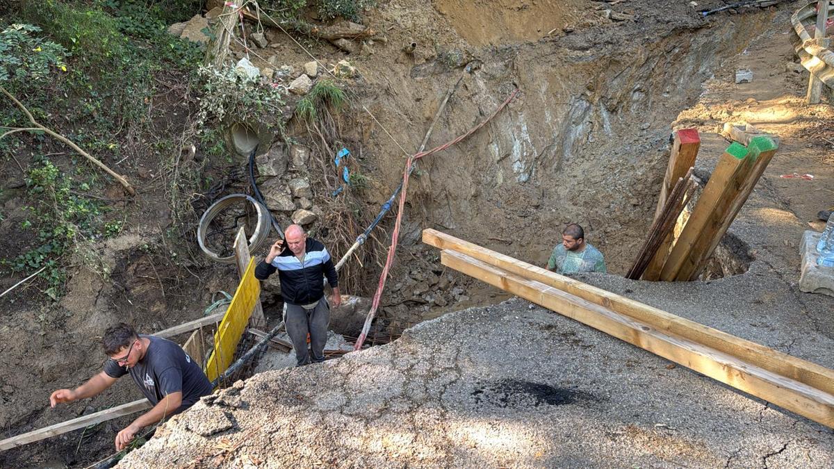 noi prigionieri dopo l8217alluvione elba il caos di forno tutti isolati causa strada distrutta