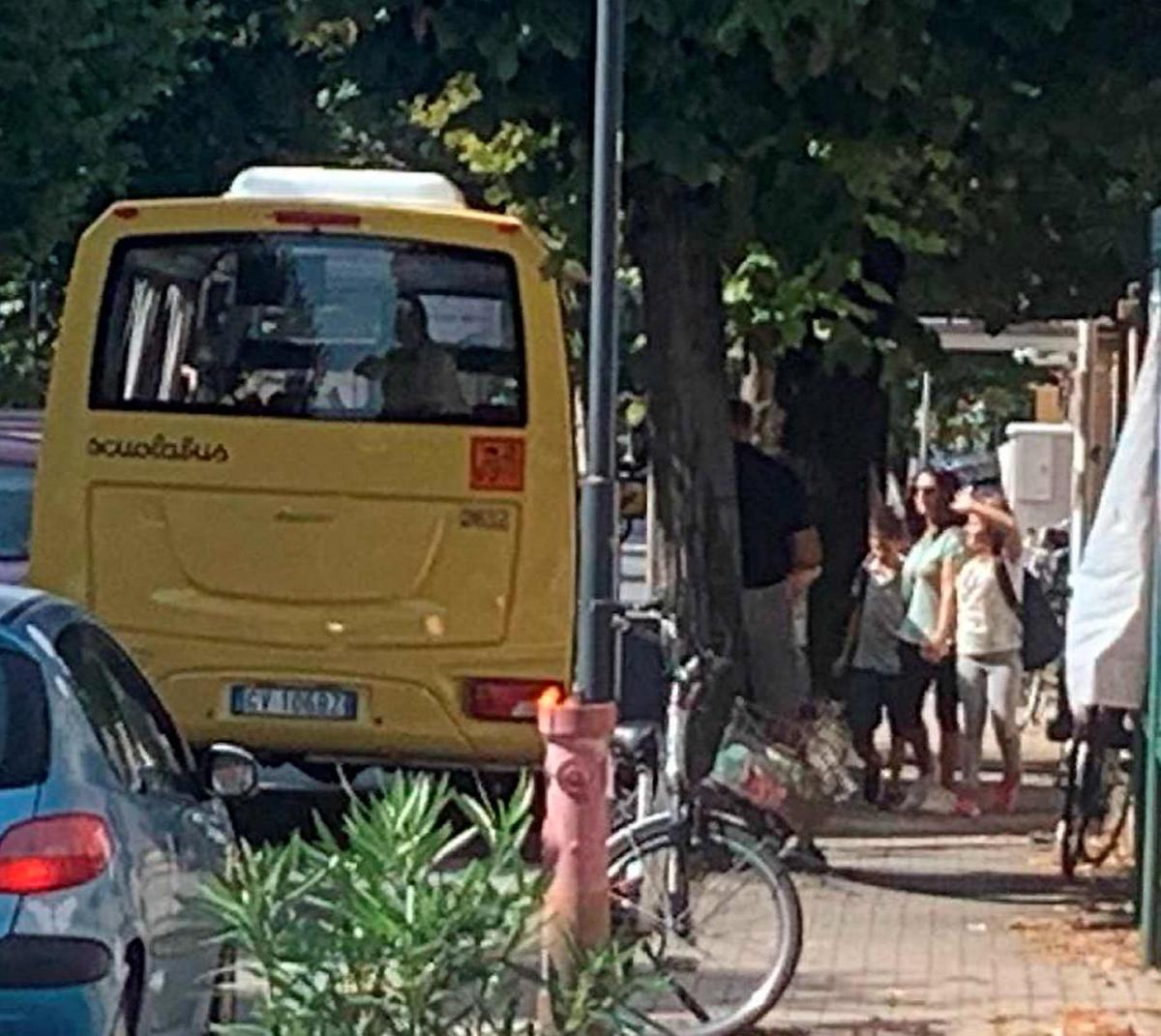 si rivedono gli scuolabus in strada dopo undici anni