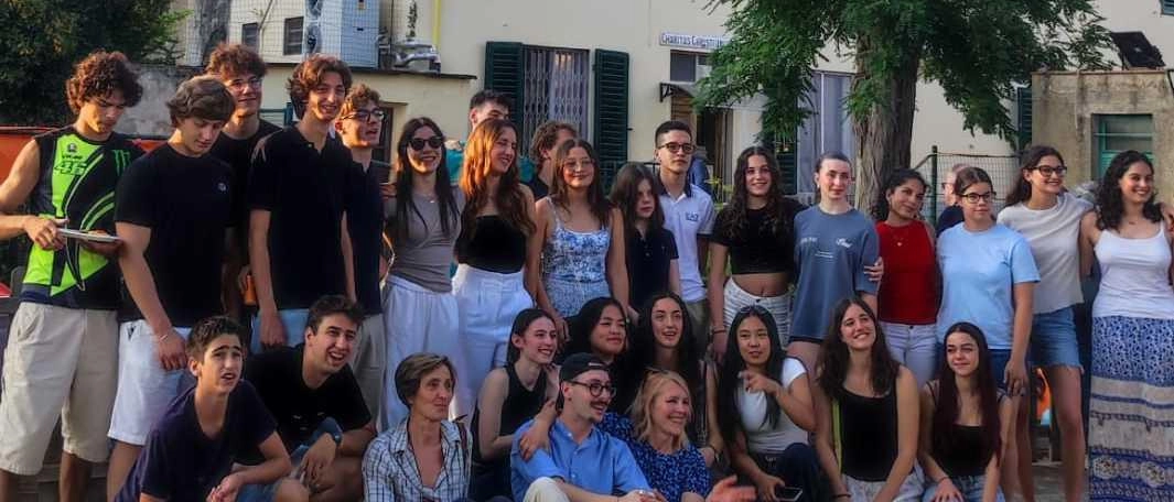 Pozzolatico omaggia la sua maestra. I 25 anni in cattedra di Ilaria