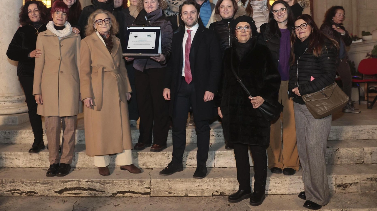 Ieri la festa con il personale, le famiglie e i bambini di oggi e di ieri Ieri la festa con il personale, le famiglie e i bambini di oggi e di ieri