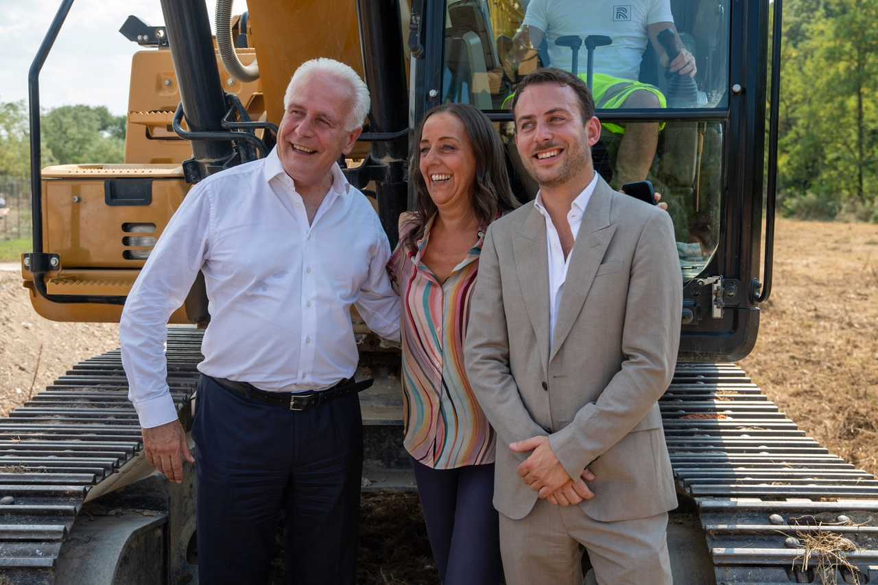 Variante di Grassina, via al secondo lotto dei lavori. Nella foto il governatore Eugenio Giani, la sindaca di Firenze Sara Funaro e quello di Bagno a Ripoli Francesco Pignotti (Foto Germogli)