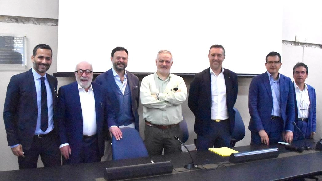 Il tavolo dei relatori del convegno di ieri mattina nella sala Pegaso Il tavolo dei relatori del convegno di ieri mattina nella sala Pegaso