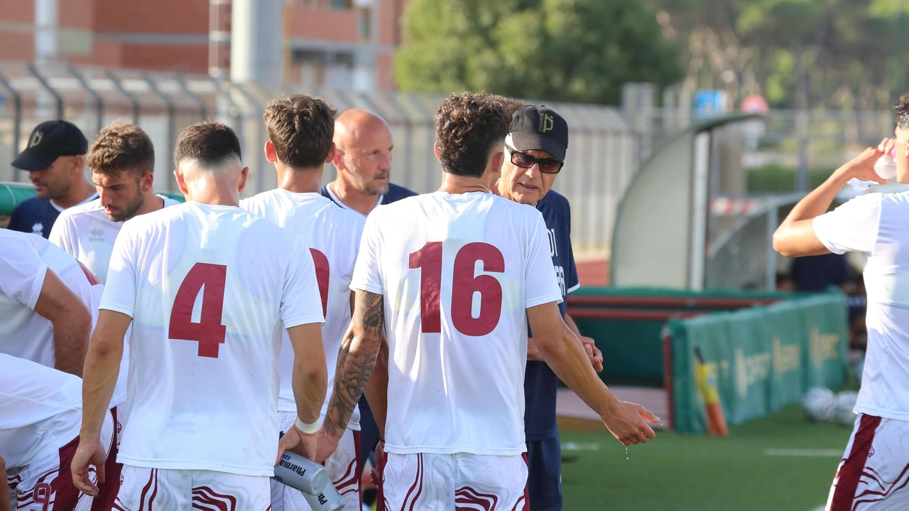 Il Pontedera ieri in campo per l’amichevole con la Sampdoria (foto d’archivio di Bongianni/Germogli)