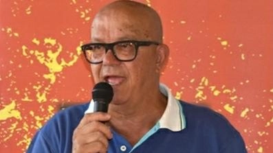 Profondi cambiamenti per il Poggibonsi. "Un anno zero, quasi una nuova partenza per i colori", afferma il presidente Giuseppe... Profondi cambiamenti per il Poggibonsi. "Un anno zero, quasi una nuova partenza per i colori", afferma il presidente Giuseppe...