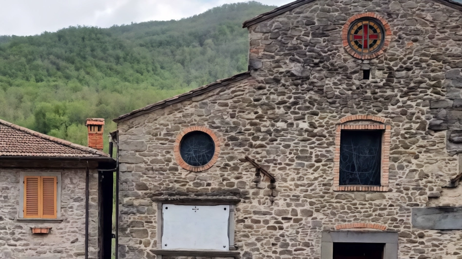 Questo pomeriggio, alle 17.30, ci sarà la cerimonia di inaugurazione dei lavori di restauro effettuati alla pieve di San Michele grazie ai fondi per circa 6 mila euro raccolti dalla Brigata di Raggiolo Questo pomeriggio, alle 17.30, ci sarà la cerimonia di inaugurazione dei lavori di restauro effettuati alla pieve di San Michele grazie ai fondi per circa 6 mila euro raccolti dalla Brigata di Raggiolo